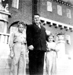 Harald, Hjalmar og Reidar, far med sønner på tur