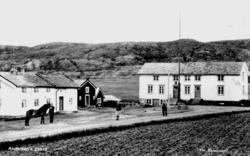 Leif Andersens gård på Leknes, Leif, Marie og Edvard Johanse