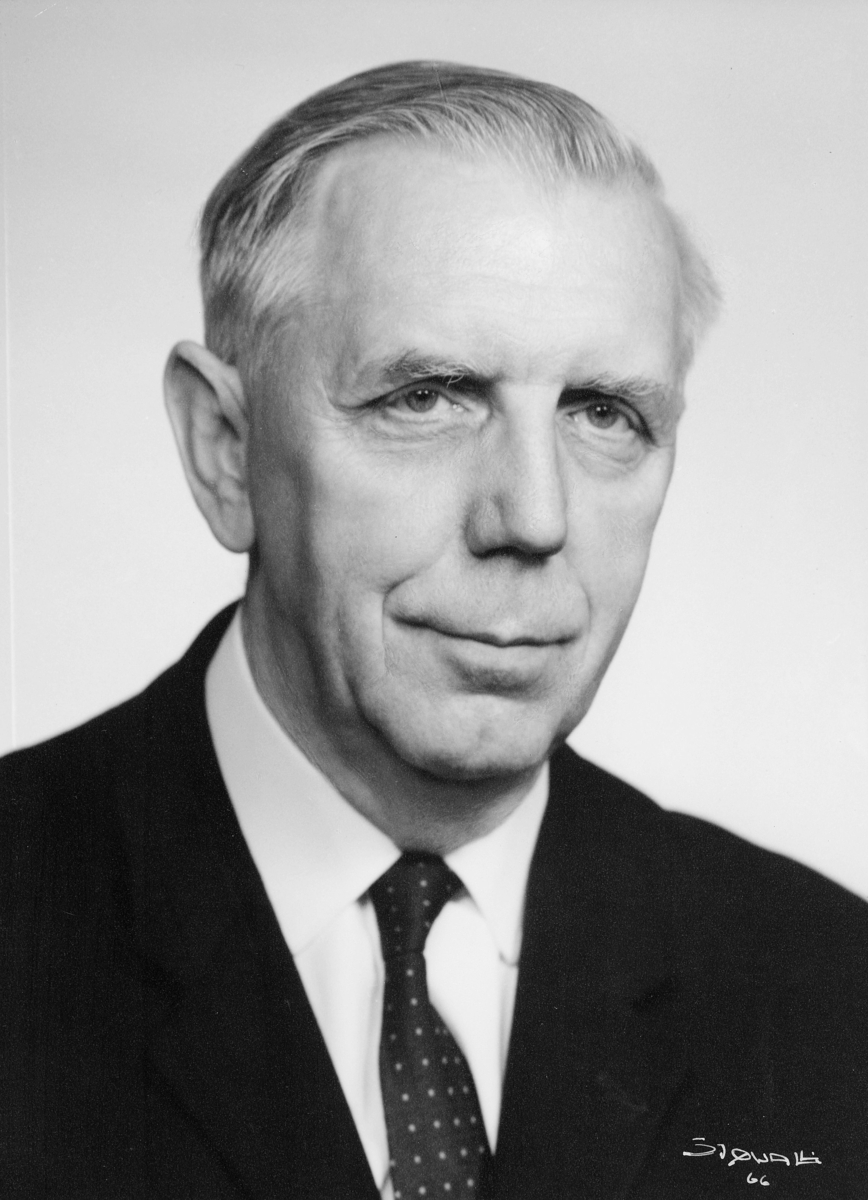 portrett, postmester, Asbjørn Th. Braathen