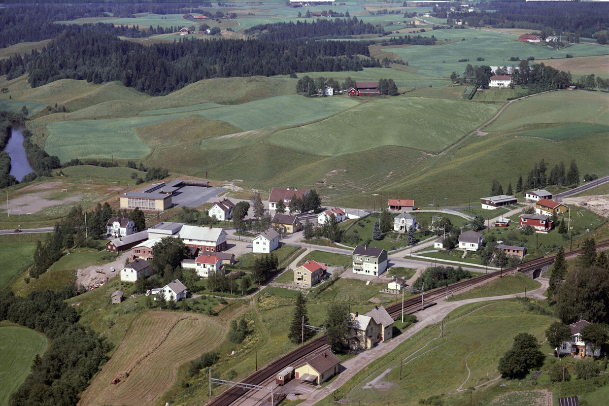 FROGNER SENTRUM TETTSTED - Akershusbasen / DigitaltMuseum