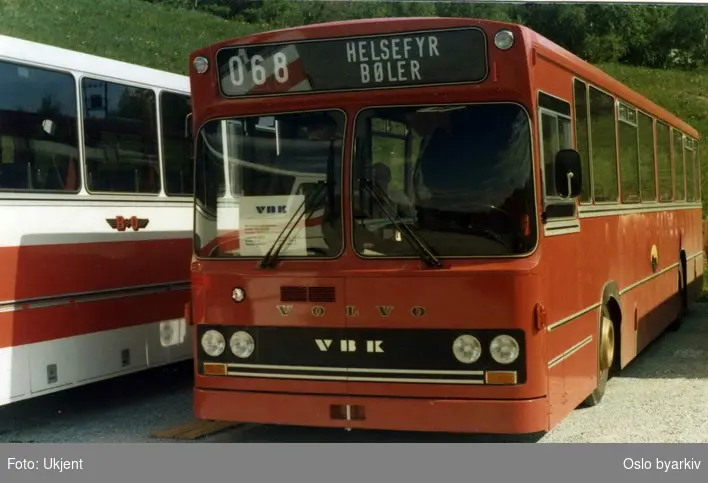 Oslo Sporveier. En Volvo bussmodell fra siste halvdel av 1970-årene. Linje 68 mellom Helsfyr og Bøler. Legg merke til feilstavingen!