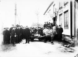 Frå gravferda til Henrik Lind Falk Sverdrup f.07.03.1833 i N