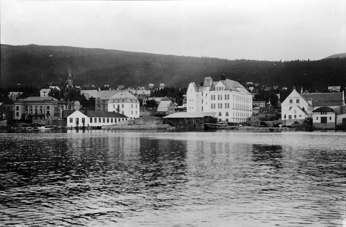 Molde by sett fra sør., Molde Sett fra Fjorden