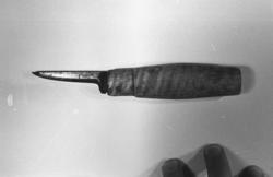 (Se Romsdalsmuseets årbok 1990) .R.1528. Blad merket MM.