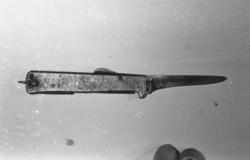 (Se Romsdalsmuseets årbok 1990) .R.7600. Foldekniv "fallkniv