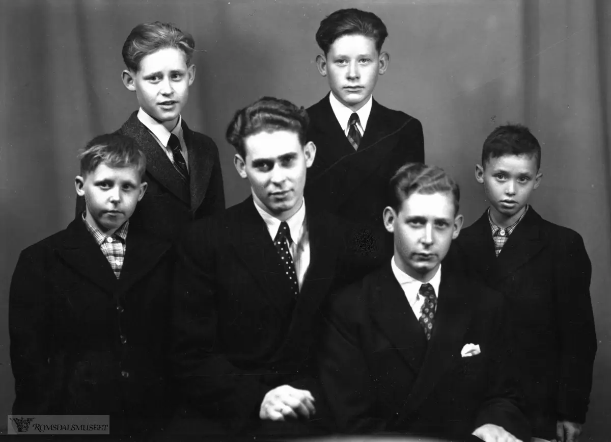 Brødrene Stavik. .(Se boken "Amerikabrev : 1880-1950" Rassmus Sunde)