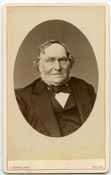 Westye Pettersen avla apotekereksamen i 1841 og ble i 1843 a