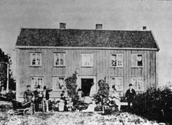 Molde`s første rådhus og fengsel. Huset er sett fra vest. I 