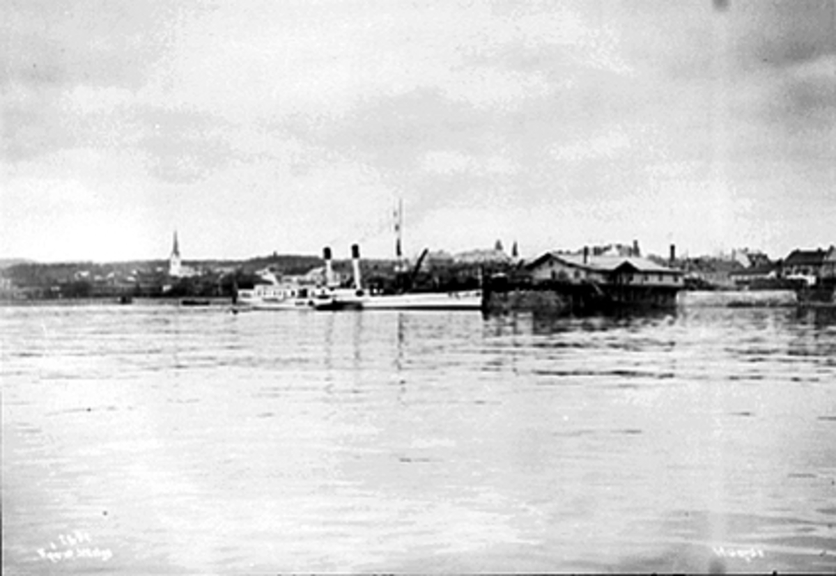 Hamar, Jernbanebrygga med pakkhus, mjøsbåten D/S Kong Oscar, 
 