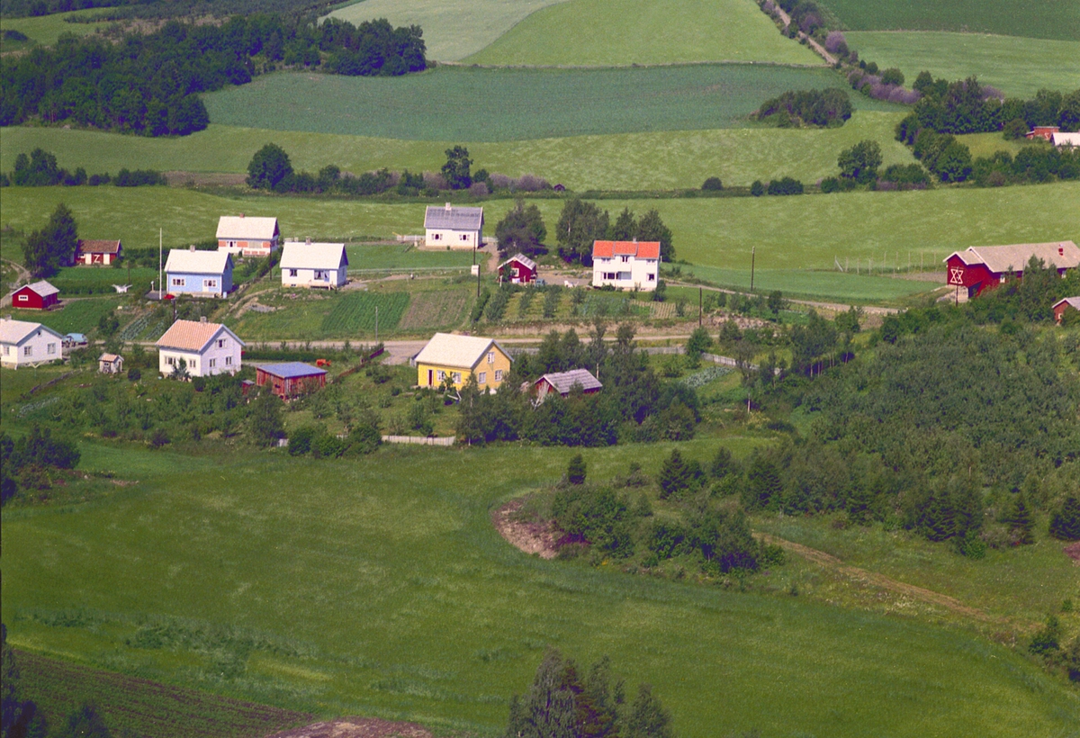 Flyfoto, boliger, Fredheimgrenda, Nes, Hedmark.