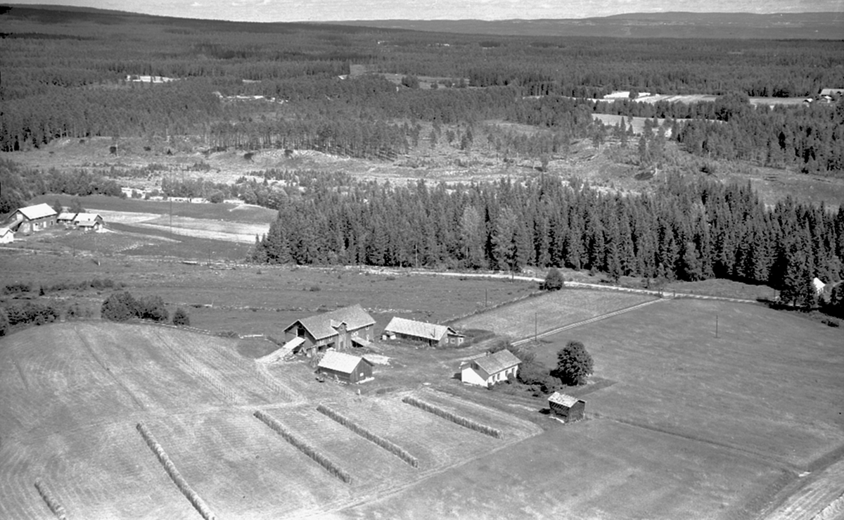 FLYFOTO UKJENT GARD I LØTEN. - Domkirkeodden / DigitaltMuseum