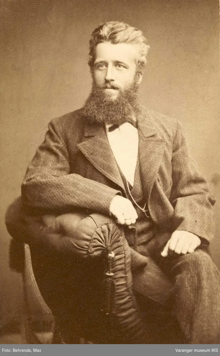 Hans Fredrik Esbensen 24 år og med stort skjegg, 1879.