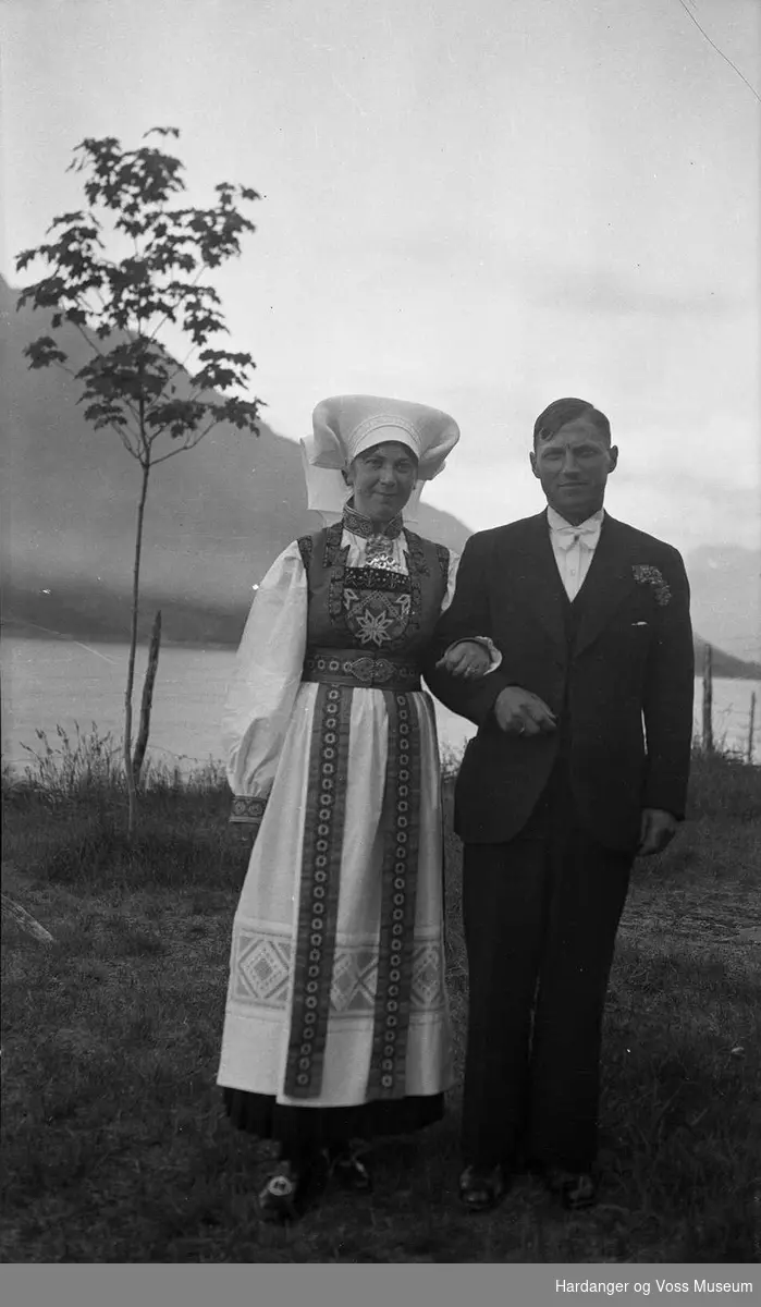 Brudepar, Borghild og Johannes P. Utne