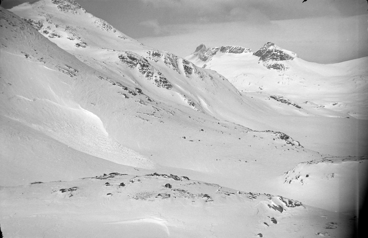 Skitur i Jotunheimen. Veslebjørn og Rundhø