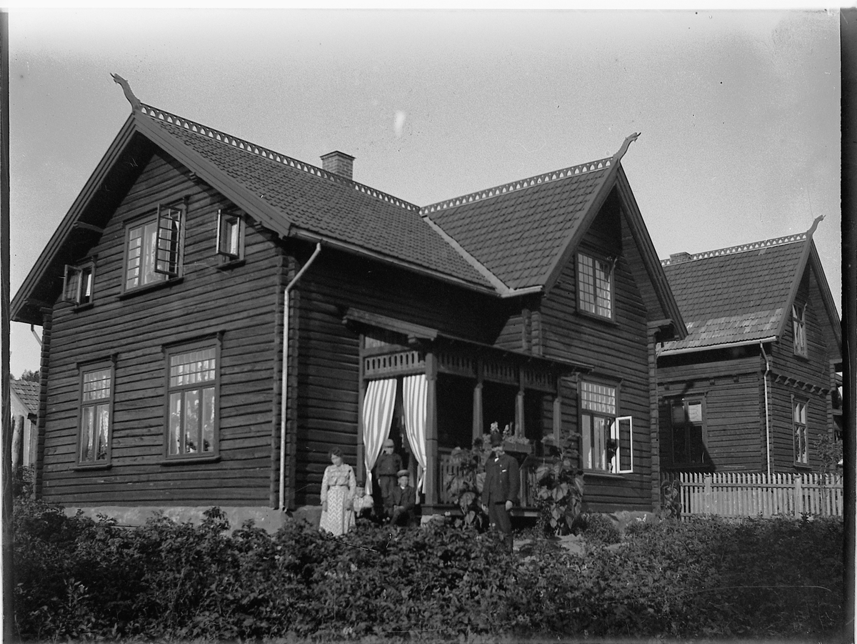 Hamar, Kontorsjef C. K. Gramm og Gunda Gramms villa, oppført i begynnelsen av 1900-tallet (i kvartal 64).
