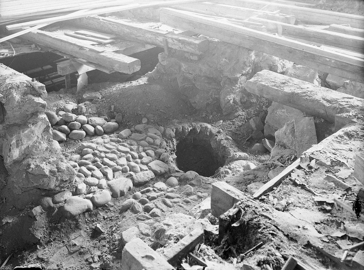 Utgraving under Brannstasjonen