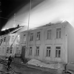 Brann i Kjøpmannsgata / Schjoldagerveita