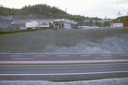 Ny E-6 Øst. Fina bensinstasjon.