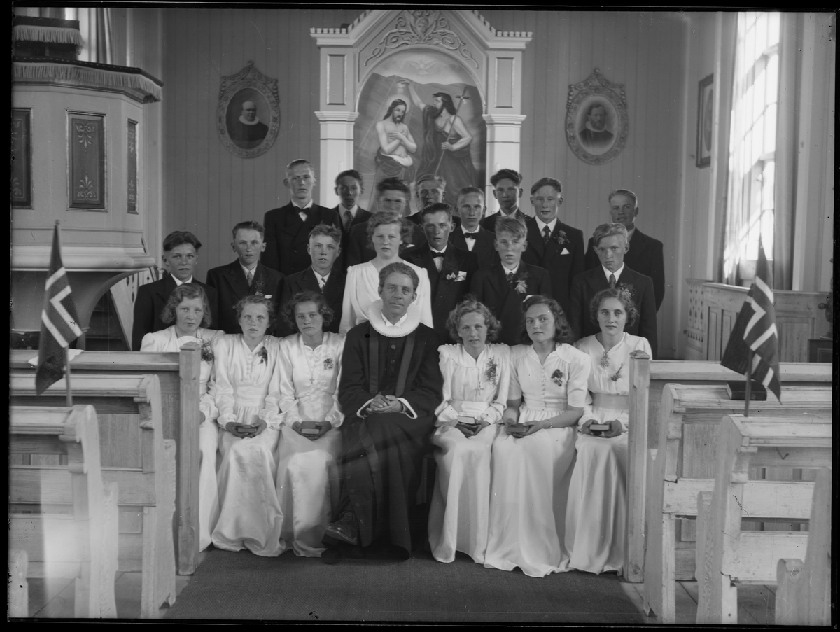 Konfirmanter i Brekken kirke 1947
