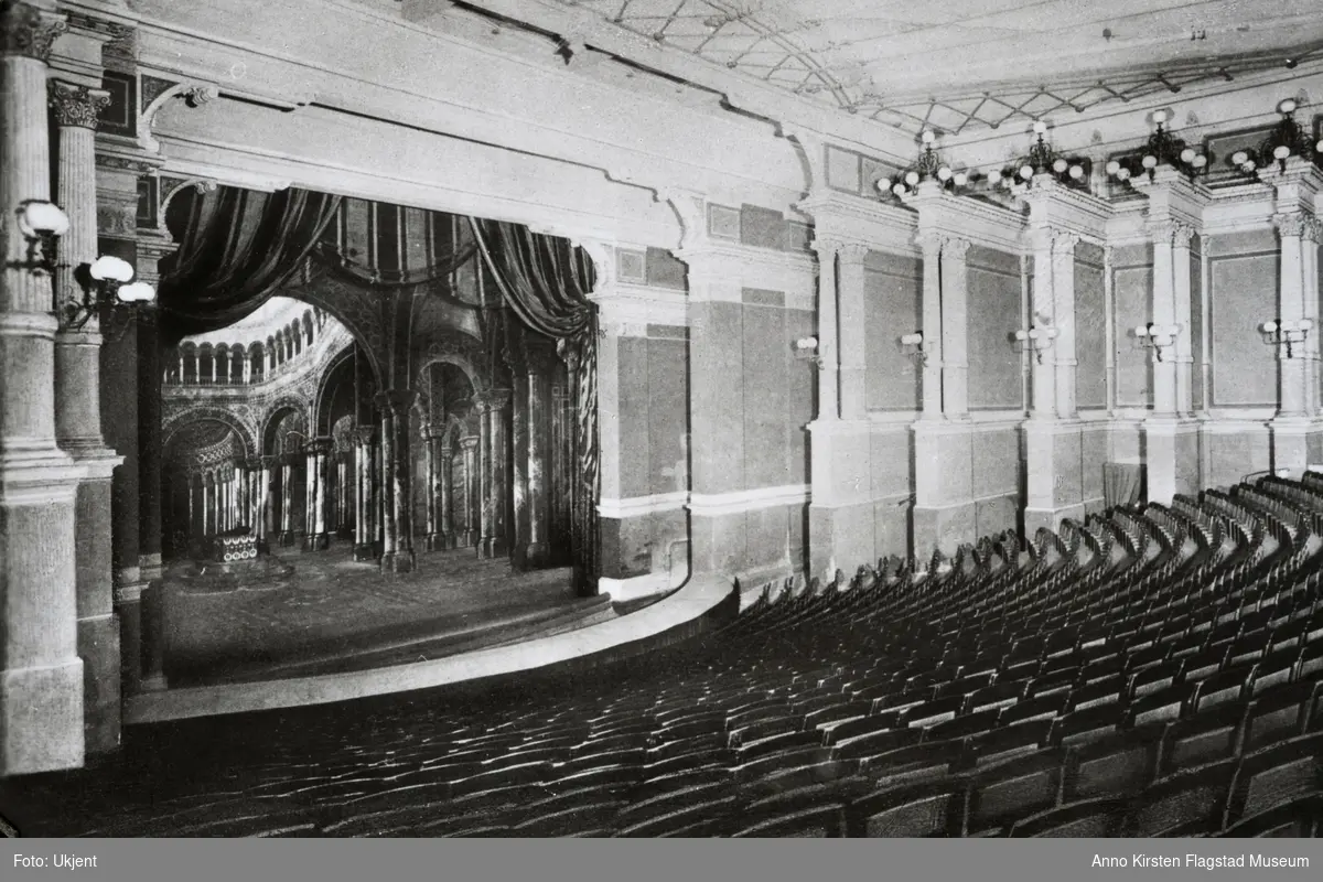 Interiør av Festspielhaus Bayreuth. 1934. Interior Festspielhaus Bayreuth. 1934. 