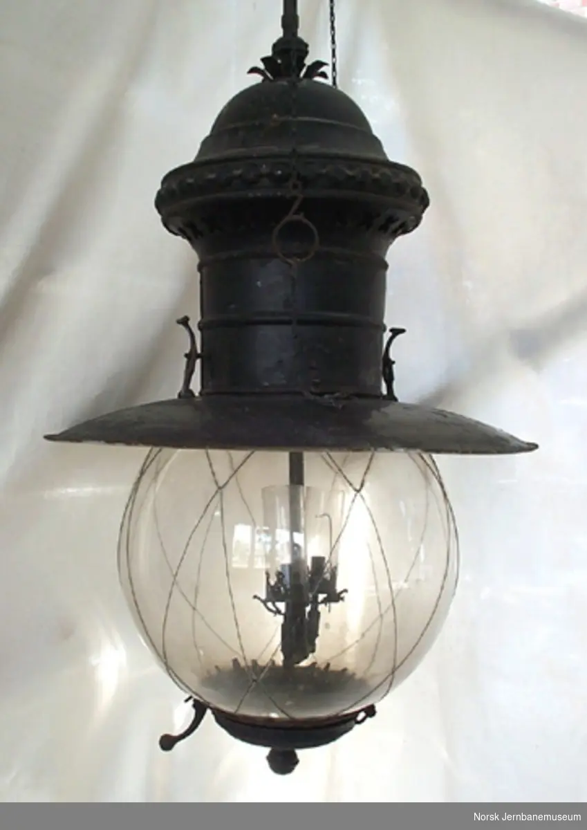 Lampe med glødenett for belysning av stasjonstomter