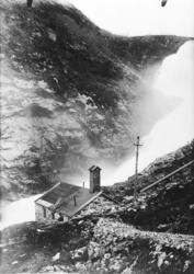 Bergensbanens anlegg; kraftstasjonen i Kjosfossen med inntak