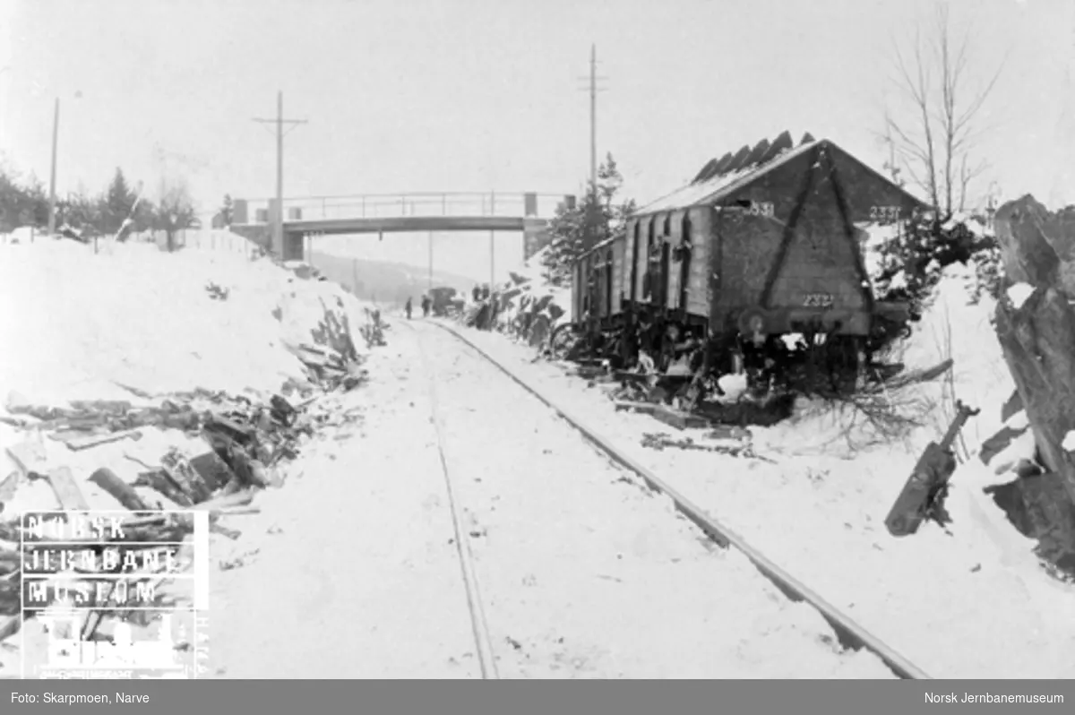 Avsporing ved Kolbotn, tog 38, ødelagte godsvogner med Lg1 nr. 2331 fremst