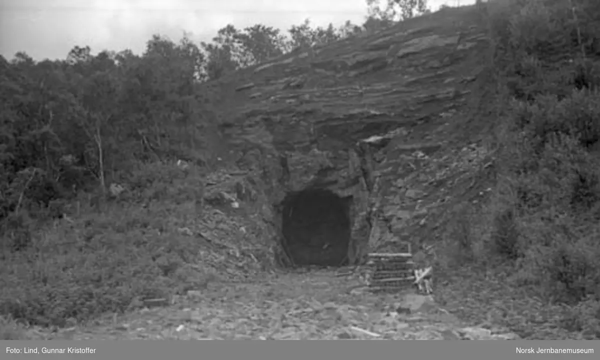 Nordlandsbaneanlegget : nordre påhugg til Rishaugen tunnel