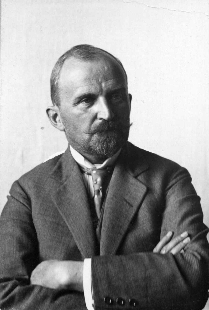 Direktør Hans Aall fotografert i 1923.