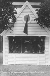 St. Hans fest på Norsk Folkemuseum i 1916. Salgsbod