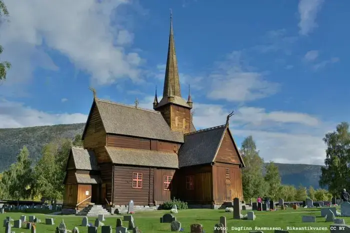 Lom stavkirke