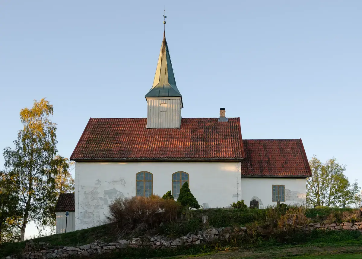Skoger gamle kirke